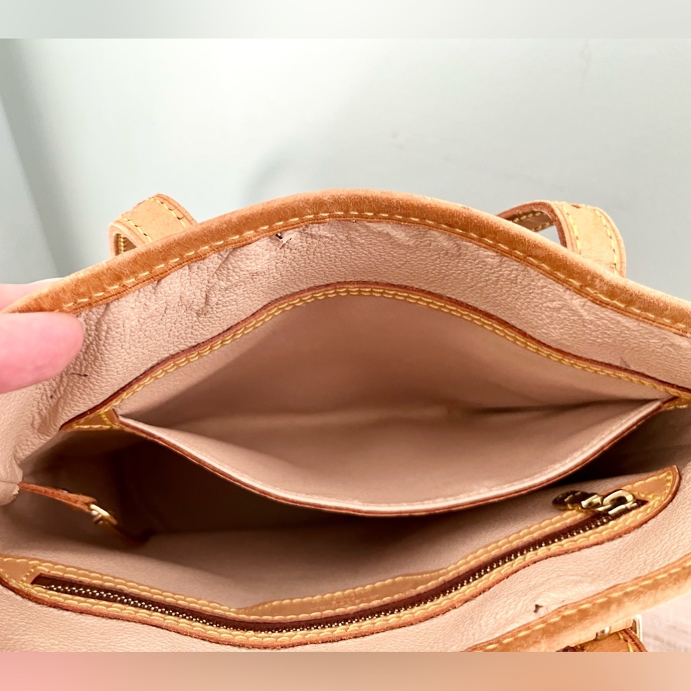 Louis Vuitton Authentic Monogram Petite Bucket Bag ✨Vintage✨ - Picture 8 of 16